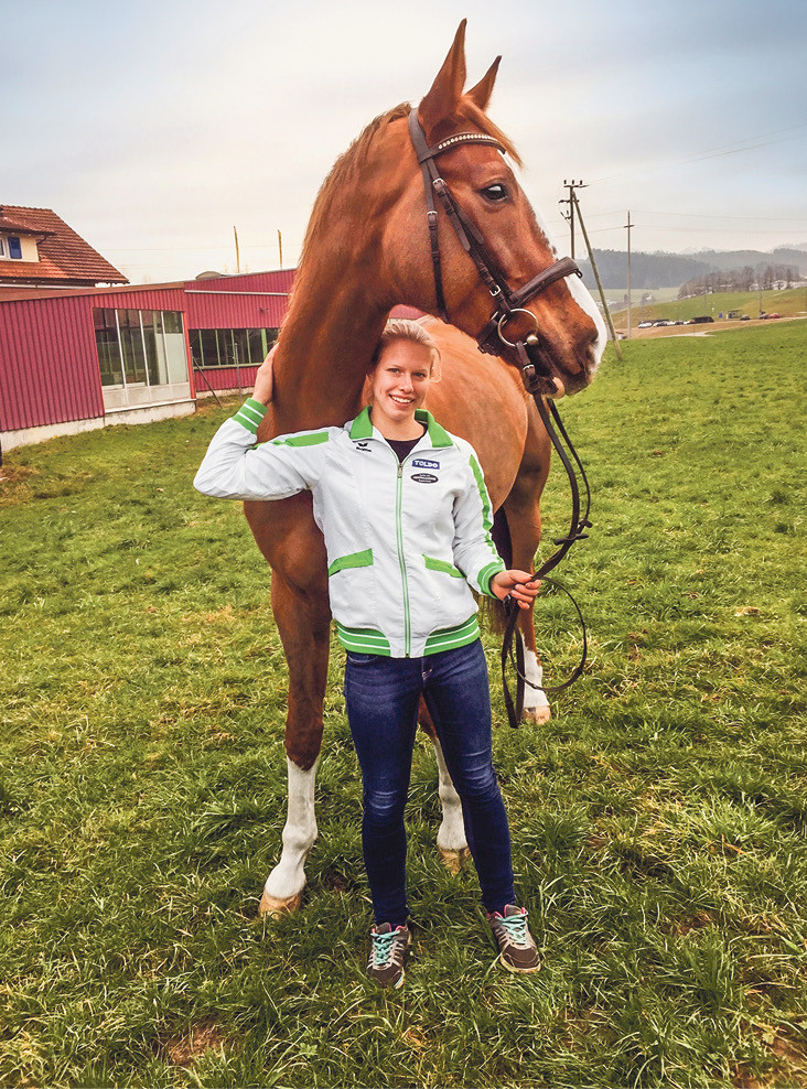 Nadja und ihr vierbeiniger Partner Keep Cool III - mit 1.85 m Stockmass ein Pferderiese - sind ein eingespieltes Team, das schon viel zusammen erlebt hat. (Bild: Barbara Würmli)