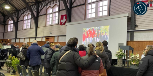 Verwandte, Freunde und Bekannte kamen zur Trauerfeier von Lesley McNaught ins Nationalgestüt nach Avenches. | (c) Swiss Equestrian
