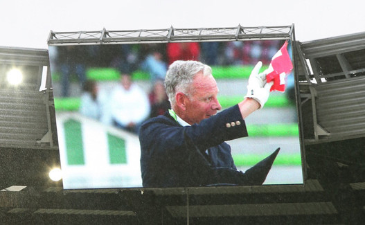 Une photo pour se rappeler que Hans Staub a sorti de sa tubette, un drapeau Suisse à l'issue de sa reprise