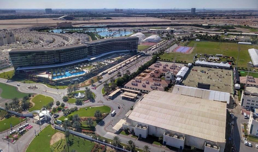 Die Reitsportanlage in Abu Dhabi und direkt daneben das Hotel.