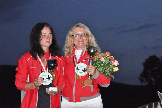 Die Schweizermeisterin Endurance 2019, Florence Bertrand (rechts), und die Vize-Schweizermeisterin Renata Vielhauer  (Foto: C.A. Spitz)