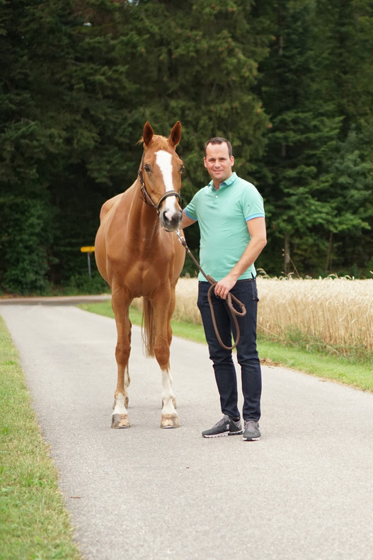 Depuis de nombreuses années, Damian Müller entretient des liens étroits avec les sports équestres. (© màd)