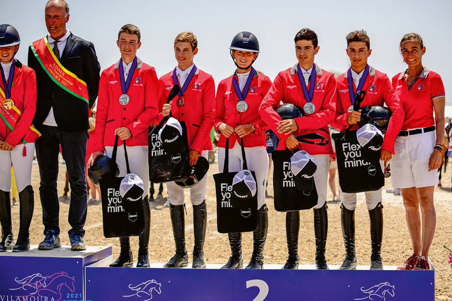 L’équipe Junior ayant gagné de la médaille d’argent au CE 2021 à Vilamoura (POR): sont-ils les champions de demain? | © Vilamoura Equestrian Center