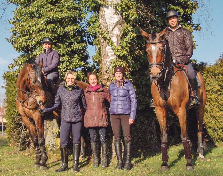 Absolvieren die höhere Fachprüfung zum/r Experten/in der Pferdebranche (v. l. n. r.): Patricia Gitz, Susanne Ritz, Tiziana Realini, Salome Lüdi und Christophe Borioli. (Bild: zVg)