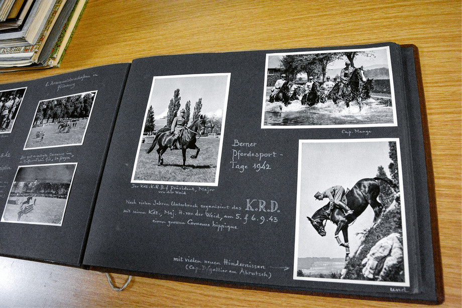 Die fein säuberlich angelegten Fotoalben von Ernst Alfred Sarasin waren eine wertvolle Quelle für das Jubiläumsbuch. (Foto: SVPS)