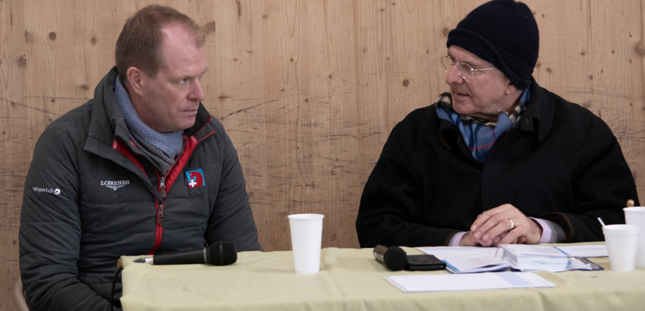 L'entraîneur national Oliver Oelrich (à gauche) en discussion avec Chrisoph Hess | © FSSE/C. Heimgartner