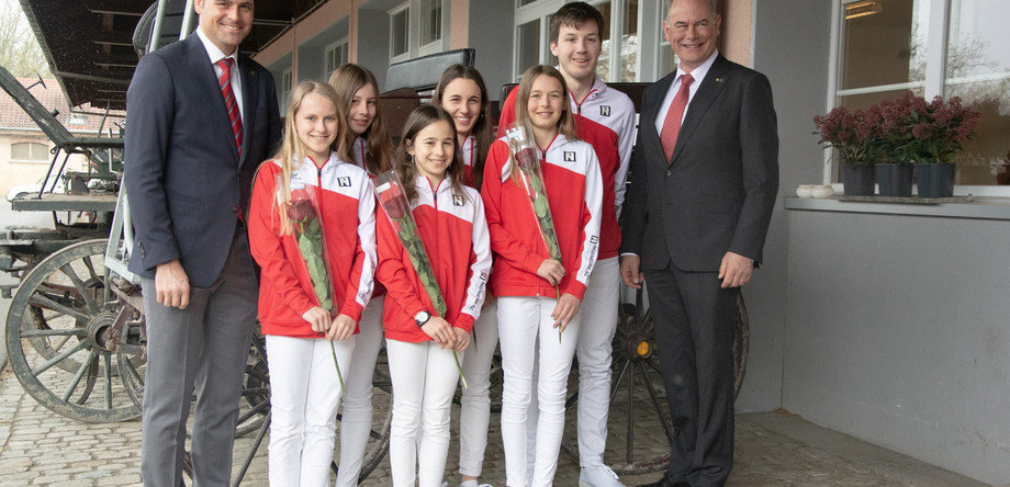 Hommages à l'équipe Junior de Voltige Tösstal qui a remporté la médaille de bronze au CdM 2021 | © FSSE/C. Heimgartner